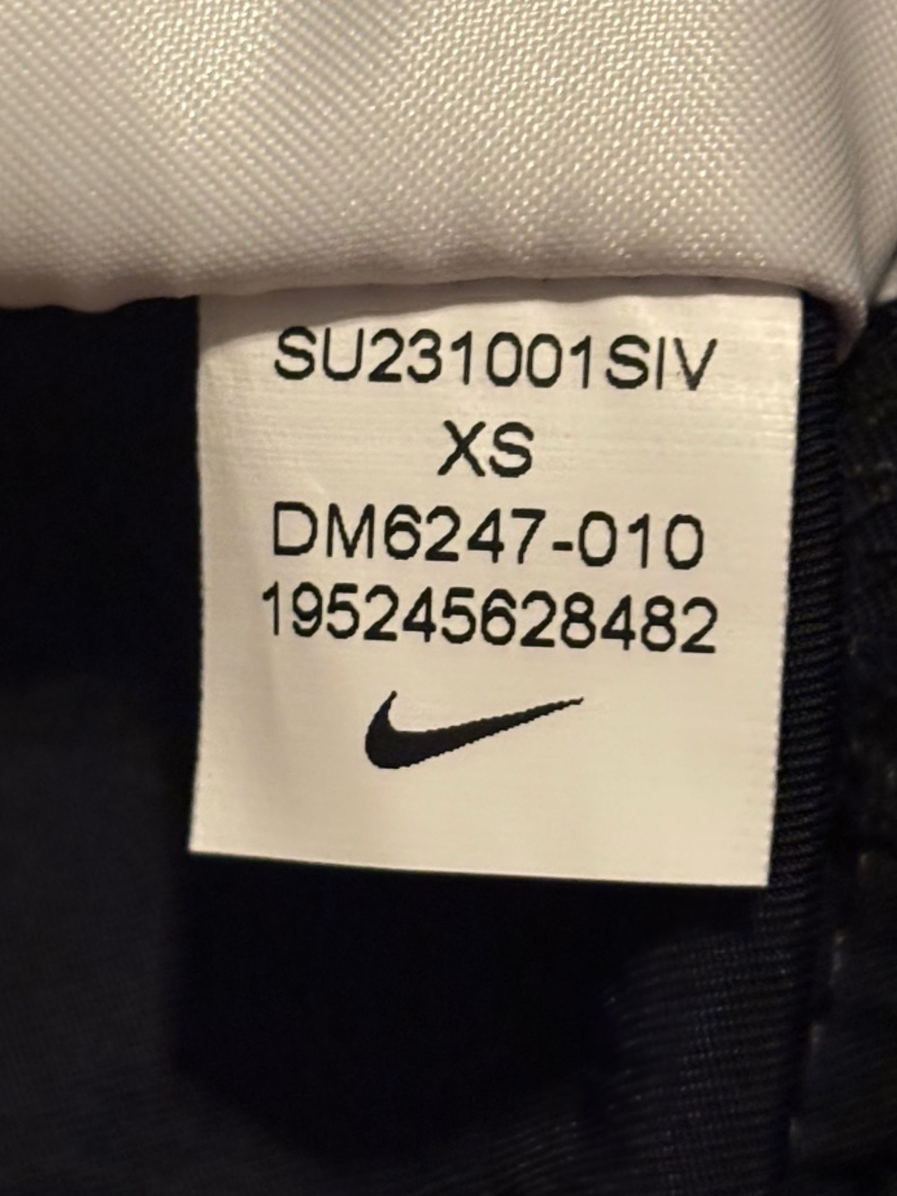 Nike Women’s Essential Woven Loose Fit High Rise Cargo Shorts White Swoosh XS - Picture 5 of 9